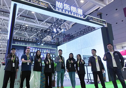好多人。。。。。。。》欠补 2025 丽江九州生态展览会暨客户大会圆满闭幕----千人共鉴新品牌矩阵颁布与行业生态沉构